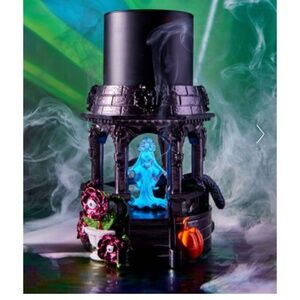 Bath and Body Works Halloween 2024 Light-Up Haunted Gazebo 3-Wick Candle Holder